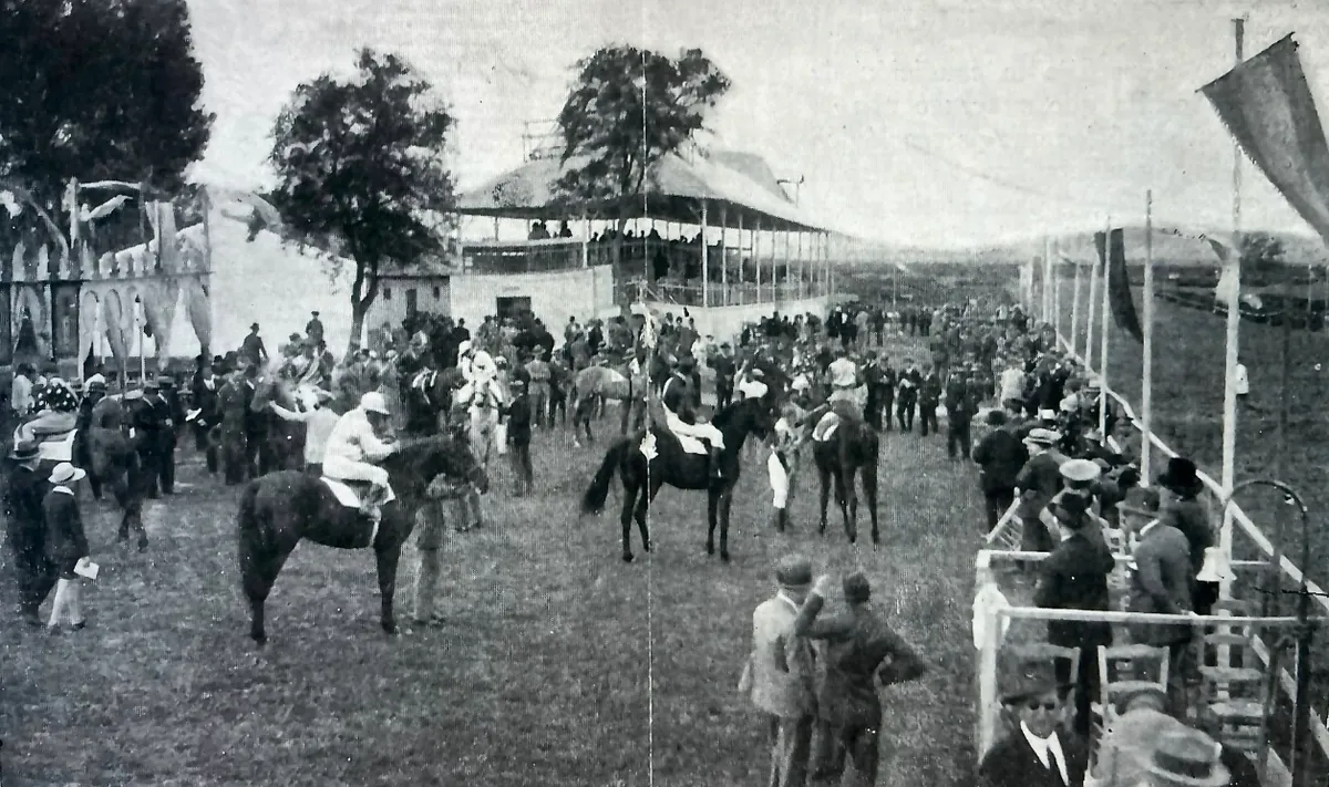 Un día de carreras del Real Jockey Club de Jerez